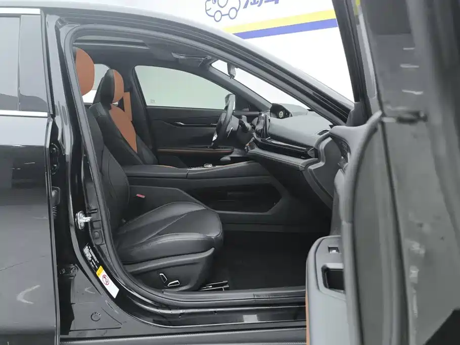 Changan UNI-V 2022 1.5T premium model купить на сайте DeffCars