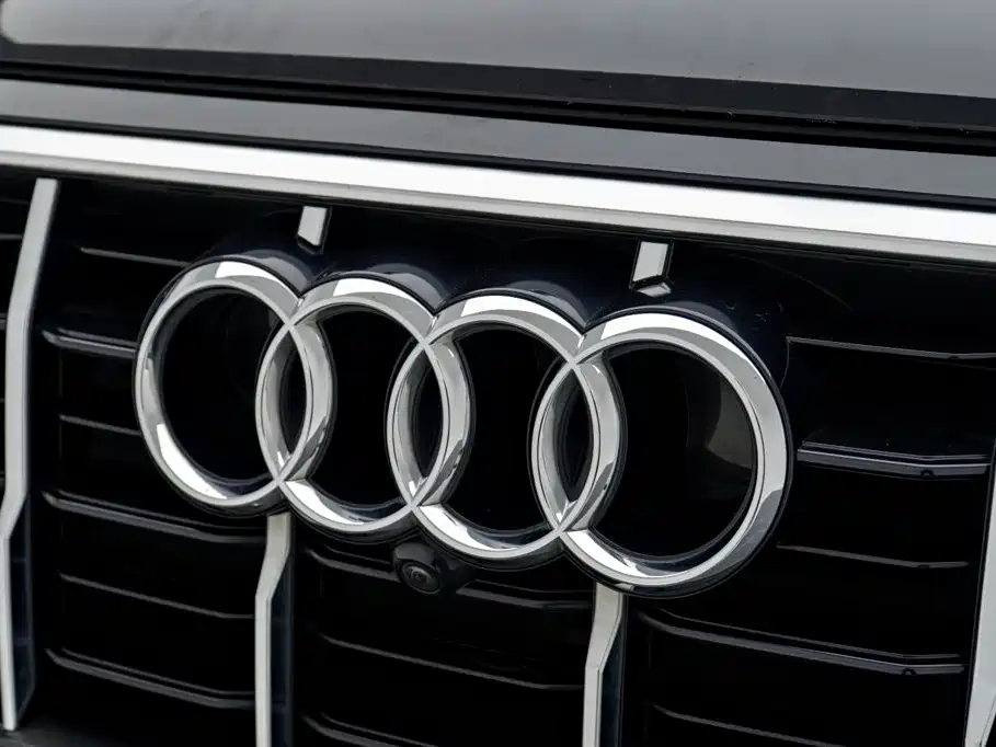 Audi Q7 2021 55 TFSI quattro S line sports version купить на сайте DeffCars