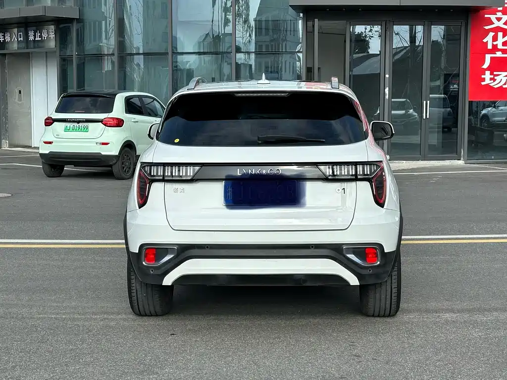 Lynk & Co 01 2017 2.0T two-wheel drive version купить на сайте DeffCars