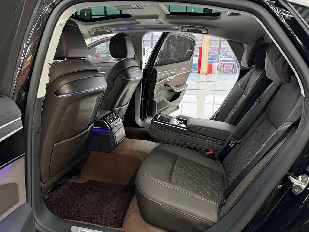 Audi A8 2025 A8L 50 TFSI quattro Premium Selection купить на сайте DeffCars