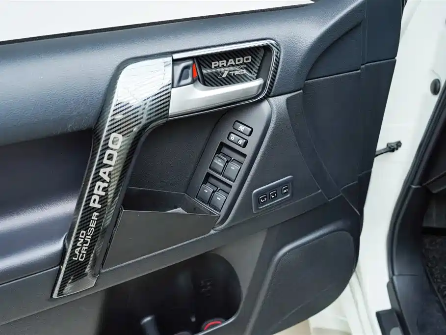 Prado 2018 3.5L automatic VX NAVI rear mounted spare tire купить на сайте DeffCars