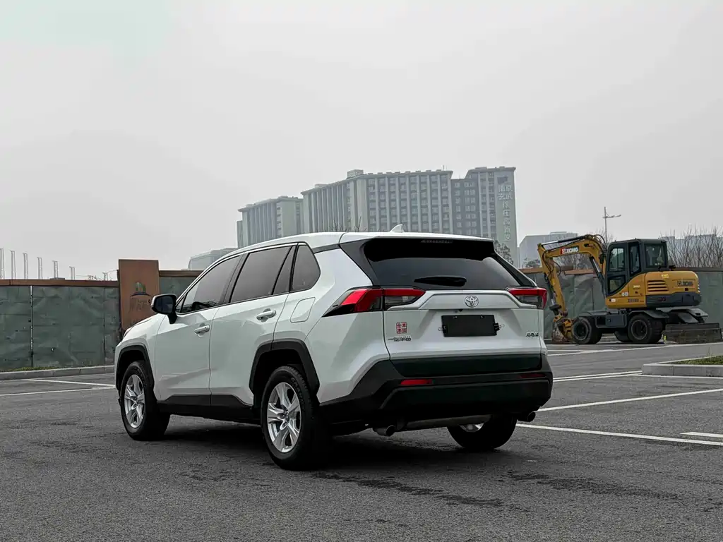 RAV4 Rongfang 2023 2.0L CVT two-wheel drive urban version купить на сайте DeffCars