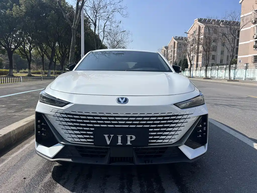 Changan UNI-V 2023 1.5T exclusive model купить на сайте DeffCars