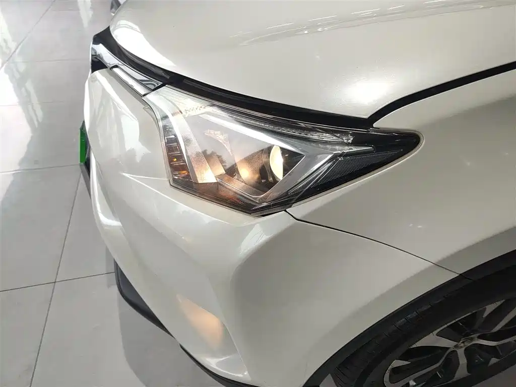 RAV4 Rongfang 2016 2.0L CVT two-wheel drive comfort version National V купить на сайте DeffCars