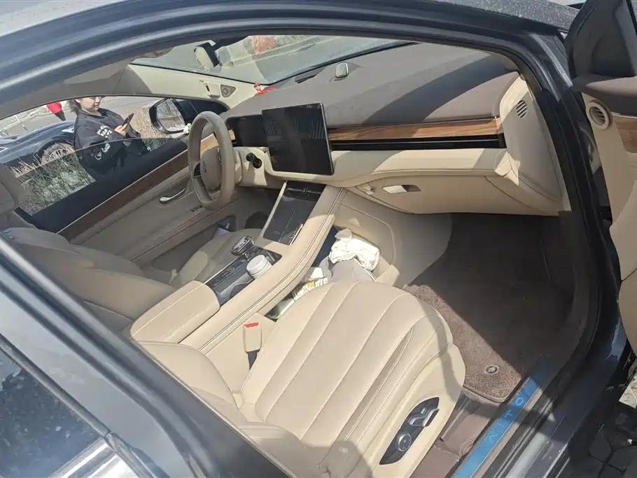 Wenjie M7 2024 1.5T Smart Driving Rear Drive Pro Version 6 Seats купить на сайте DeffCars