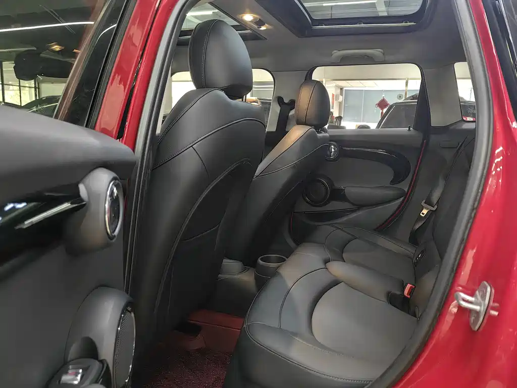 MINI 2021 1.5T COOPER Classic Five-Door Edition купить на сайте DeffCars