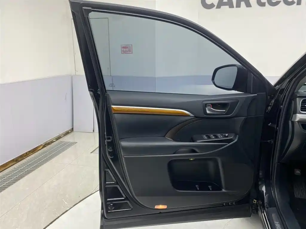 Highlander 2021 2.0T four-wheel drive luxury version 7 seats купить на сайте DeffCars