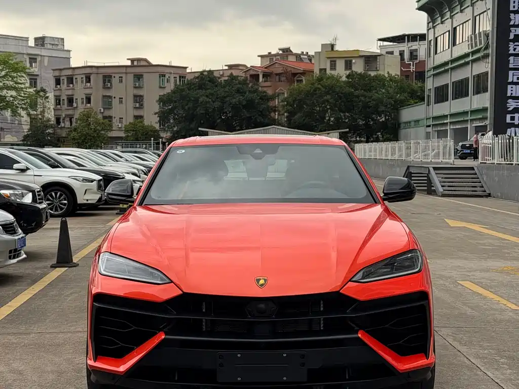 Urus SE 2025 4.0T Standard Edition купить на сайте DeffCars