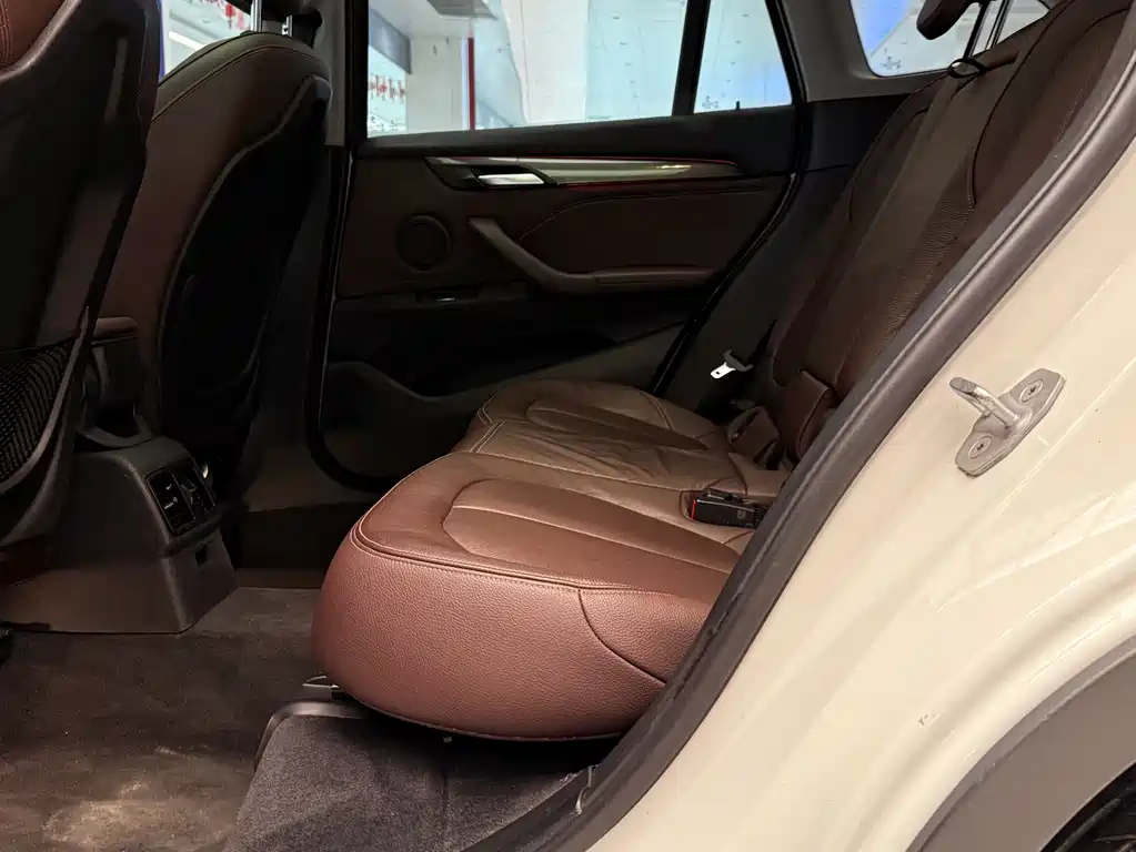 BMW X1 2019 sDrive18Li Exclusive Model купить на сайте DeffCars