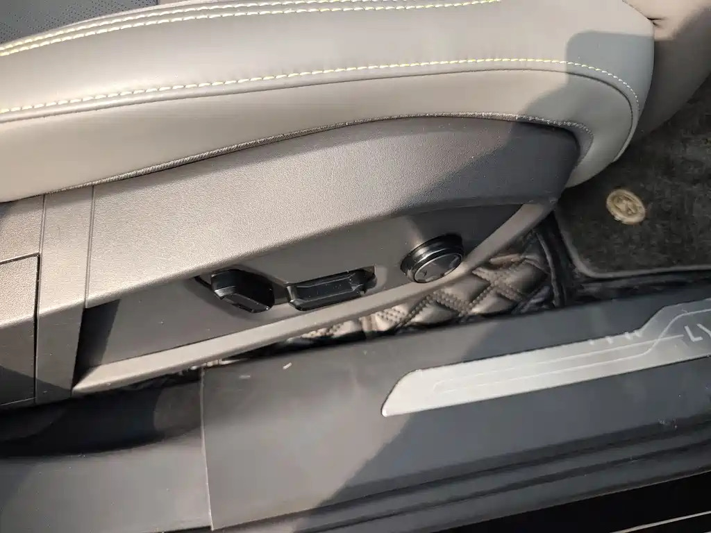 Lynk & Co 08 EM-P 2025 model 245km ultra-long battery life Pro купить на сайте DeffCars