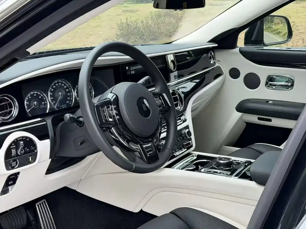 Ghost 2021 6.7T long wheelbase version купить на сайте DeffCars