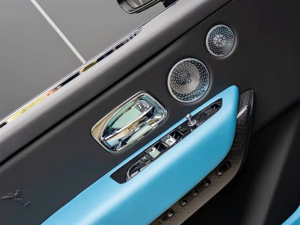 Cullinan 2024 Black Badge купить на сайте DeffCars