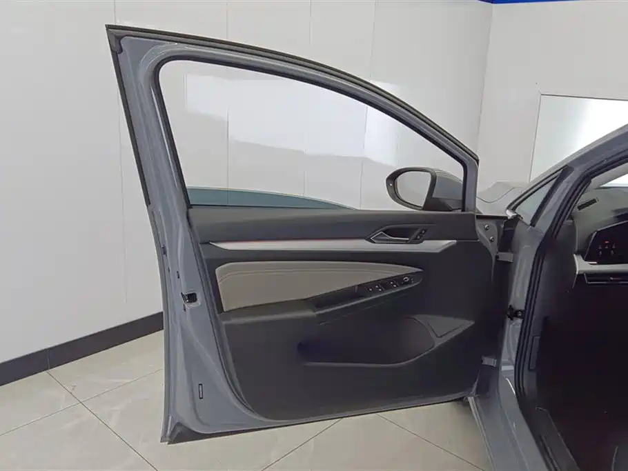 Golf 2023 facelift 280TSI DSG Pro купить на сайте DeffCars