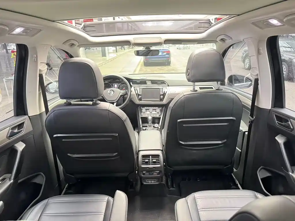 Touran 2018 Touran L 280TSI DSG Expansion Deluxe Edition 6 seats National V купить на сайте DeffCars