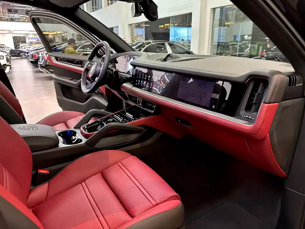Cayenne New Energy 2024 Cayenne E-Hybrid 2.0T купить на сайте DeffCars