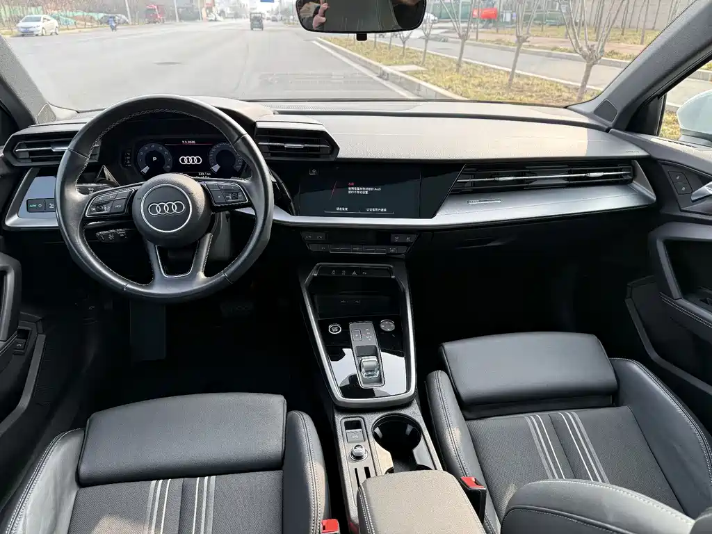 Audi A3 2024 Sportback 35 TFSI stylish and sporty купить на сайте DeffCars