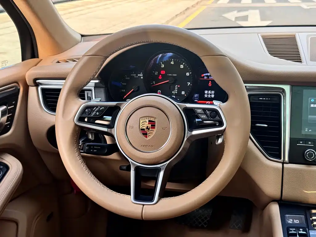 Macan 2017 Macan 2.0T купить на сайте DeffCars