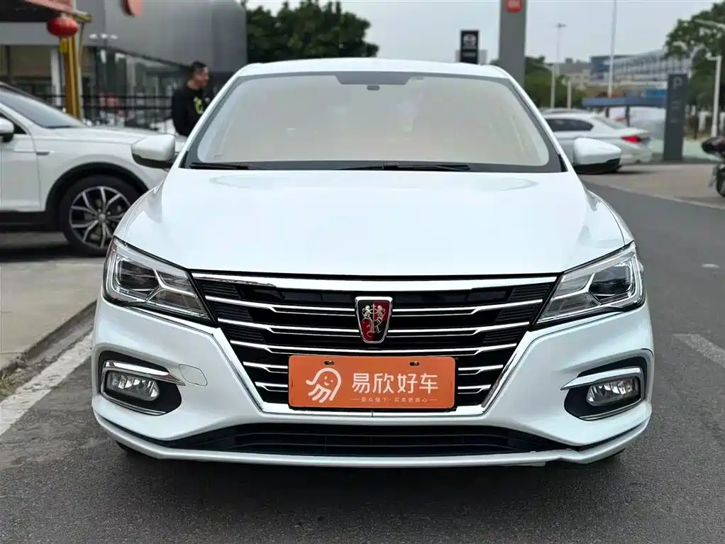 Roewe i5 2019 1.5L Manual 4G Connected Langham Edition купить на сайте DeffCars