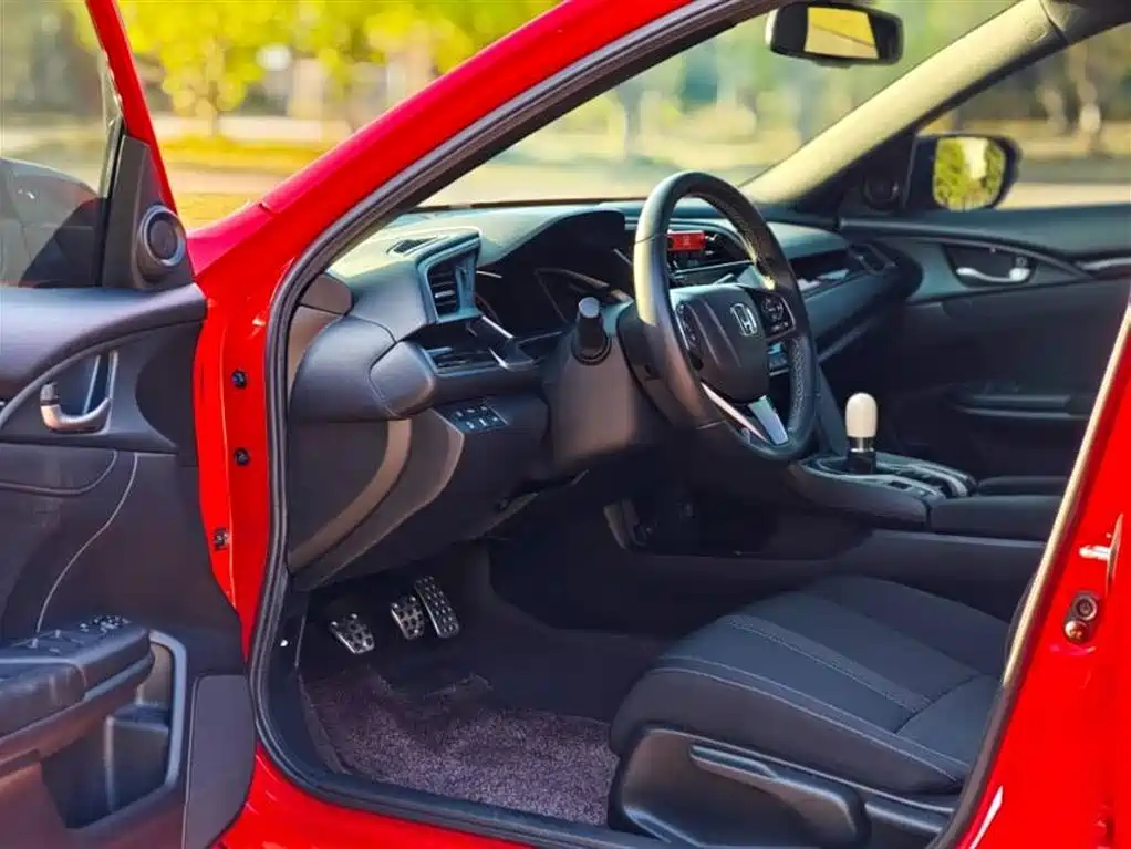 Civic 2021 HATCHBACK 220TURBO manual driving fun control купить на сайте DeffCars