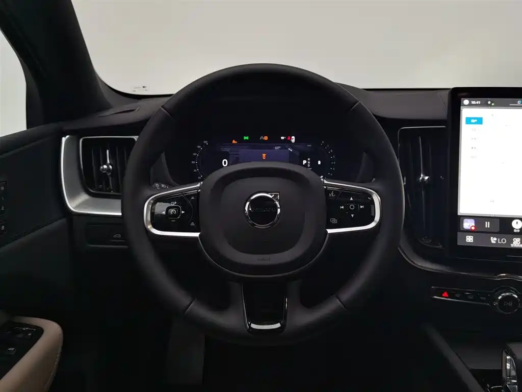 Volvo XC60 2026 B5 four-wheel drive Zhiyi Luxury Edition купить на сайте DeffCars