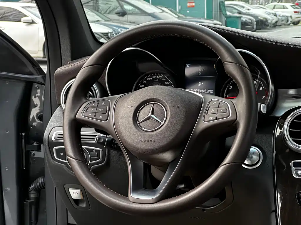 Mercedes-Benz GLC 2016 GLC 260 4MATIC Dynamic купить на сайте DeffCars