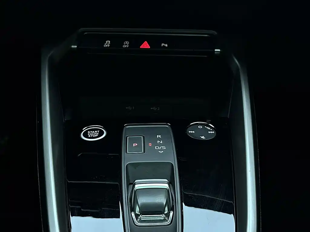 Audi A3 2023 facelift A3L Limousine 35 TFSI fashionable and sporty купить на сайте DeffCars