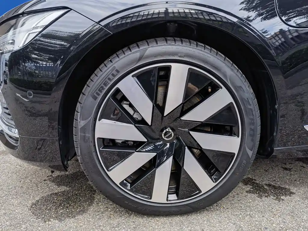 Volvo S90 plug-in hybrid 2024 plug-in hybrid four-wheel drive long range Zhiya luxury version купить на сайте DeffCars