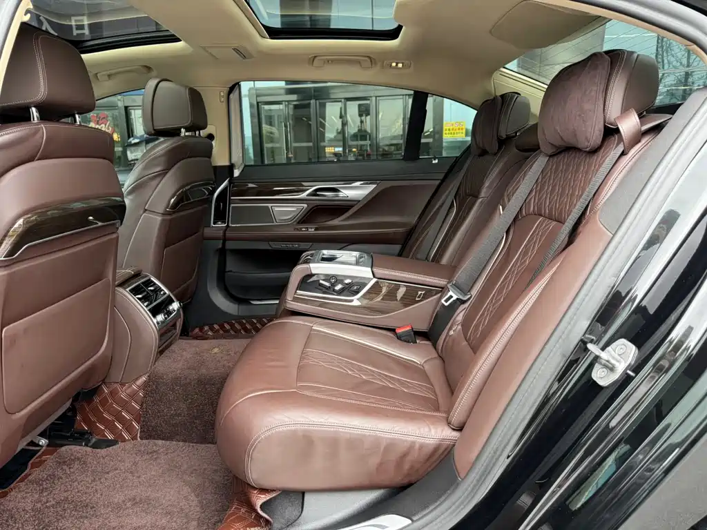 BMW 7 Series 2021 730Li Luxury Package купить на сайте DeffCars