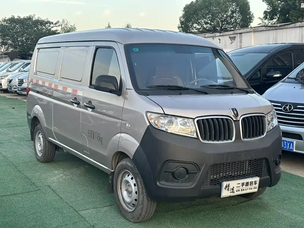 Hiace X30 2023 1.5L business van 2/5 seats air-conditioned version SWC15M купить на сайте DeffCars