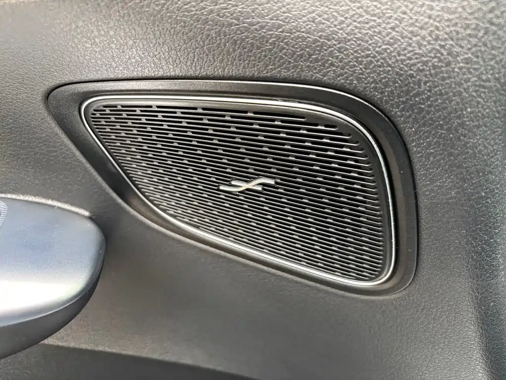 Mercedes-Benz GLC 2023 GLC 260 L 4MATIC luxury model 5 seats купить на сайте DeffCars
