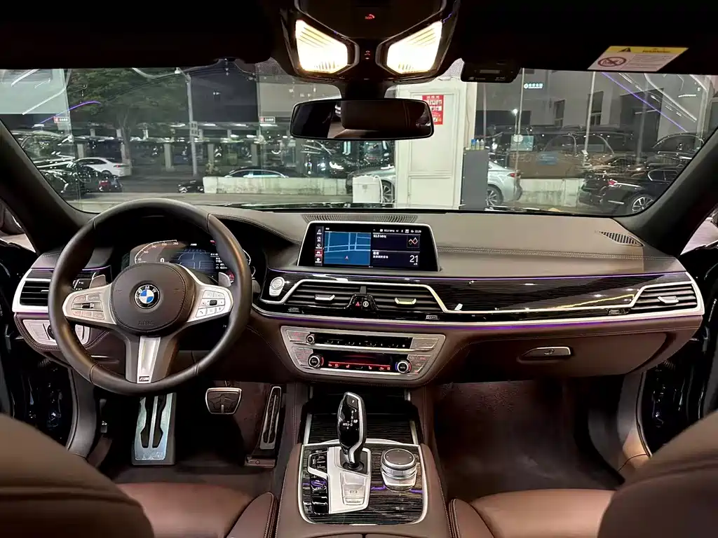 BMW 7 Series 2021 740Li Leading M Sports Package купить на сайте DeffCars