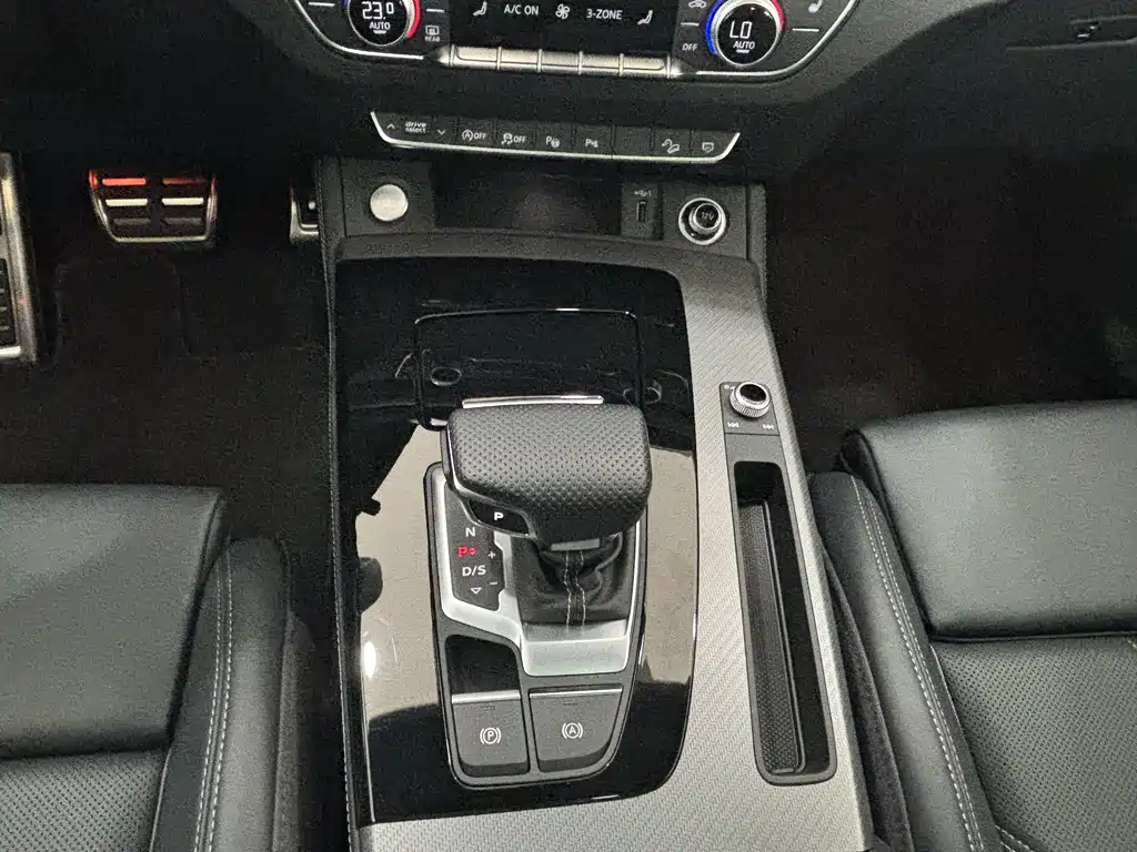 Audi Q5L 2025 45 TFSI luxury and dynamic model купить на сайте DeffCars