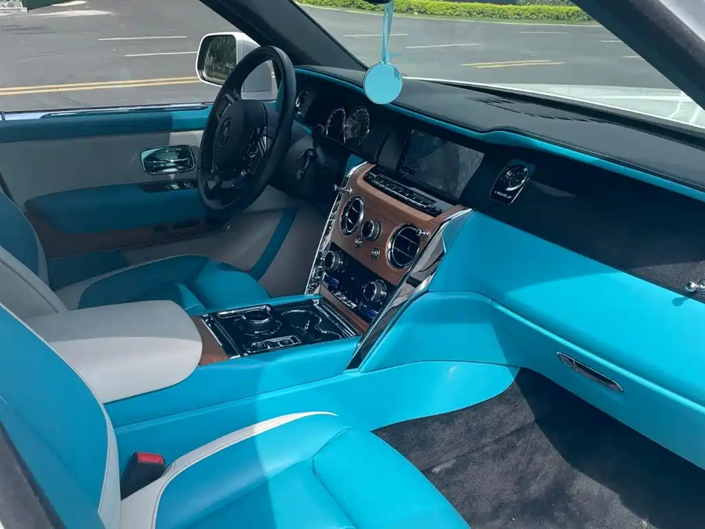 Cullinan 2018 four-seat version купить на сайте DeffCars