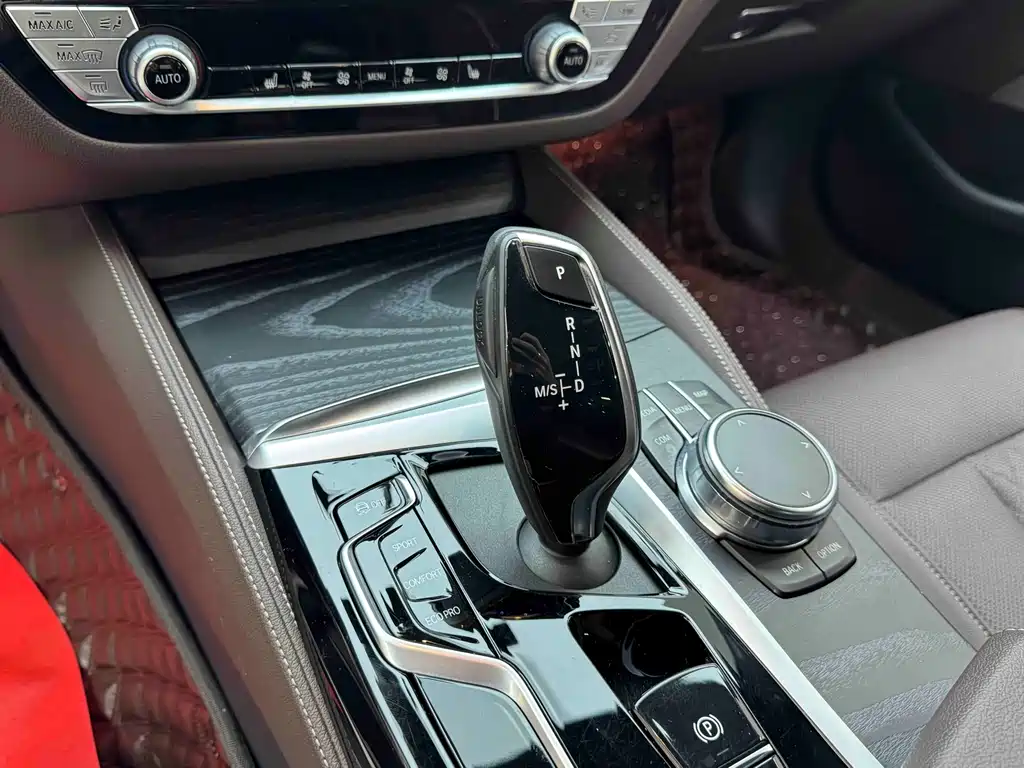 BMW 5 Series 2022 530Li xDrive M Sports Package купить на сайте DeffCars