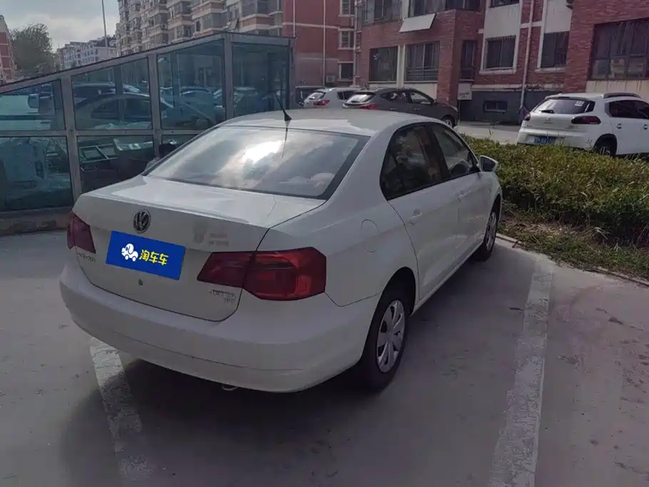 Jetta 2015 Premium Edition 1.6L Manual Fashion Model купить на сайте DeffCars