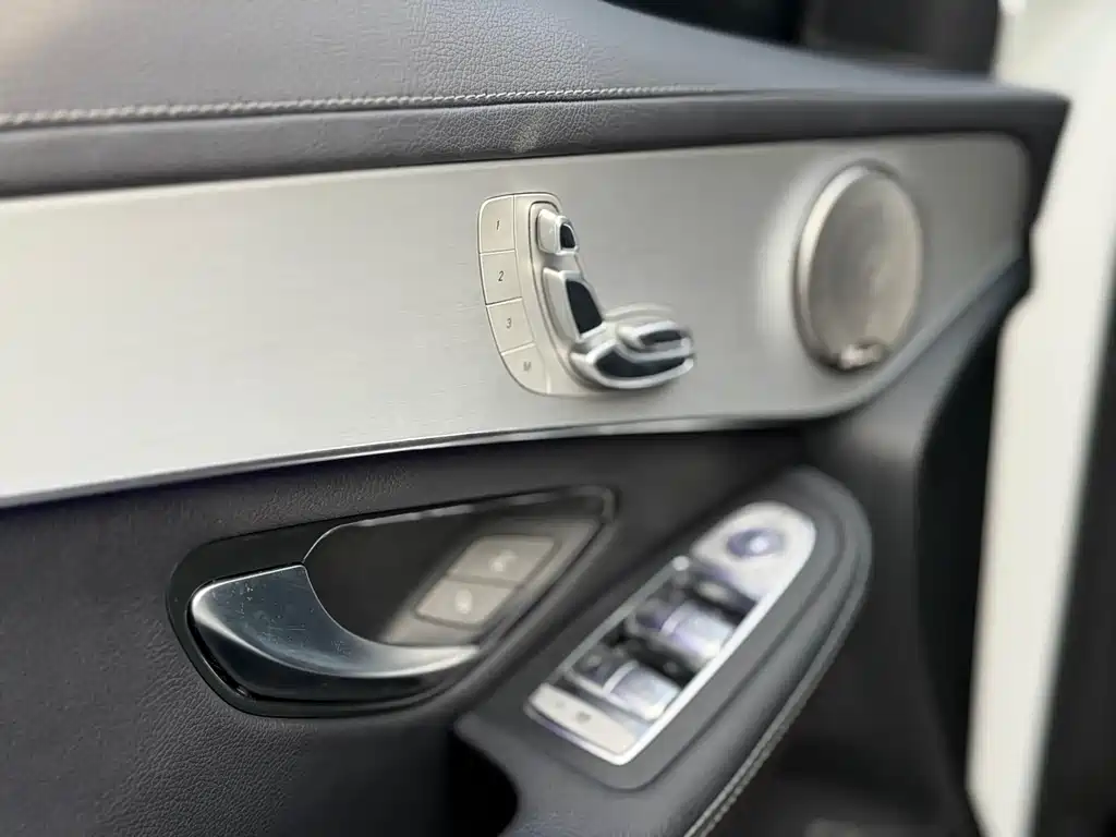 Mercedes-Benz GLC Coupe 2021 GLC 260 4MATIC Coupe SUV купить на сайте DeffCars