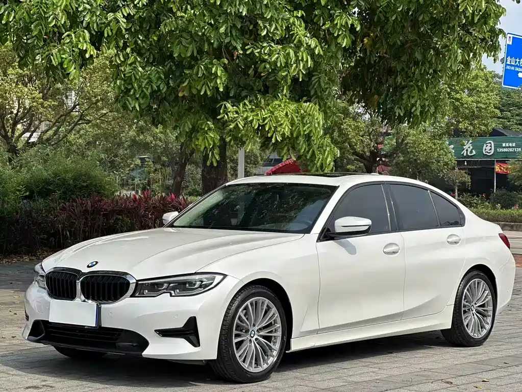 BMW 3 Series 2021 320i Sports Package купить на сайте DeffCars