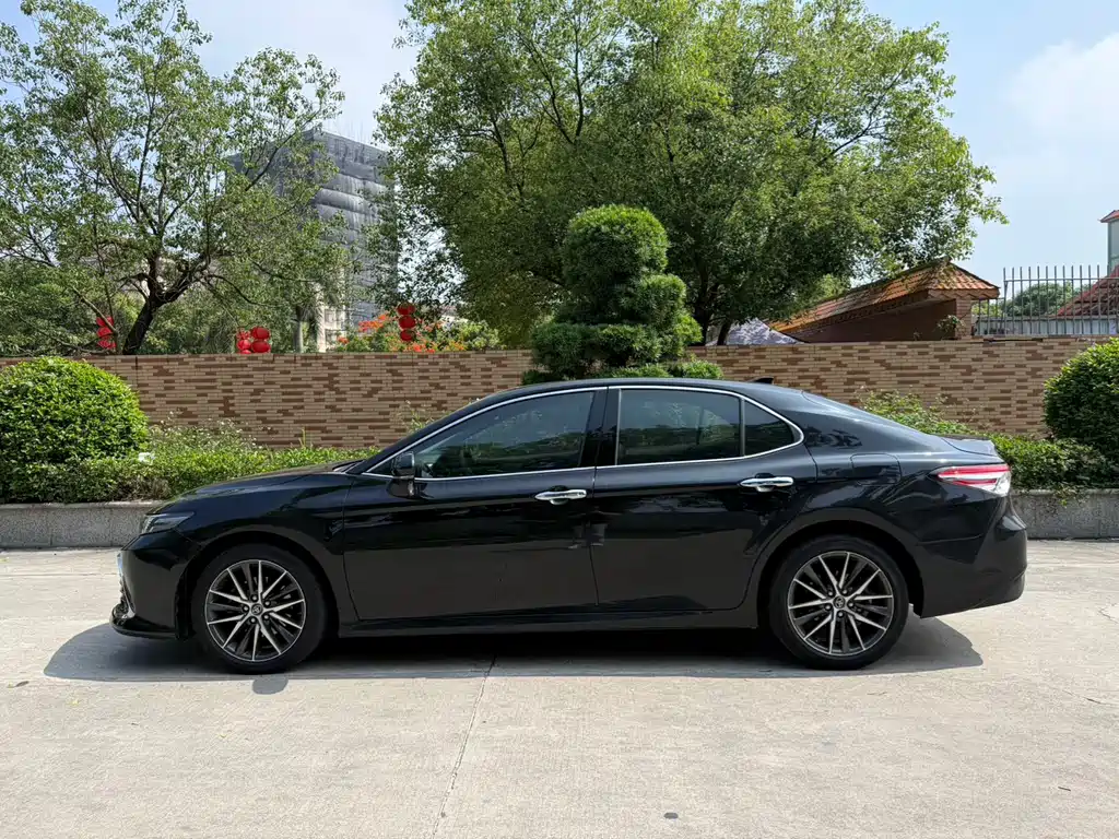 Camry 2021 2.5G Deluxe Edition купить на сайте DeffCars