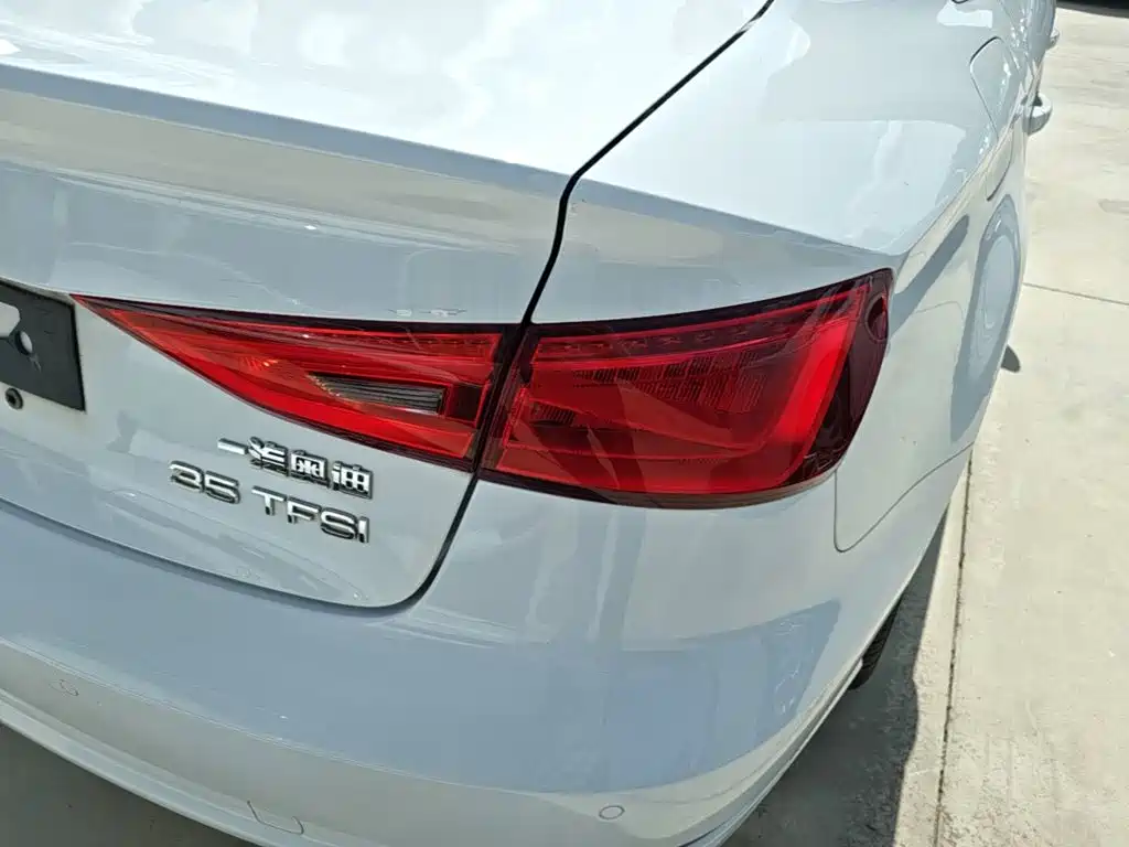 Audi A3 2014 Limousine 35 TFSI automatic comfort type купить на сайте DeffCars