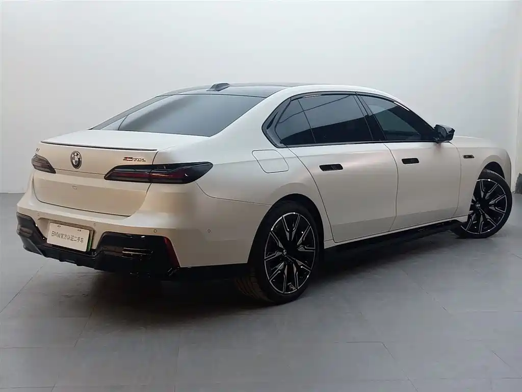 BMW i7 M70L 2023 M70L купить на сайте DeffCars