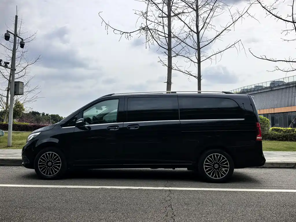 Mercedes-Benz V-Class 2018 V 260 L Premium Extended Edition National VI купить на сайте DeffCars