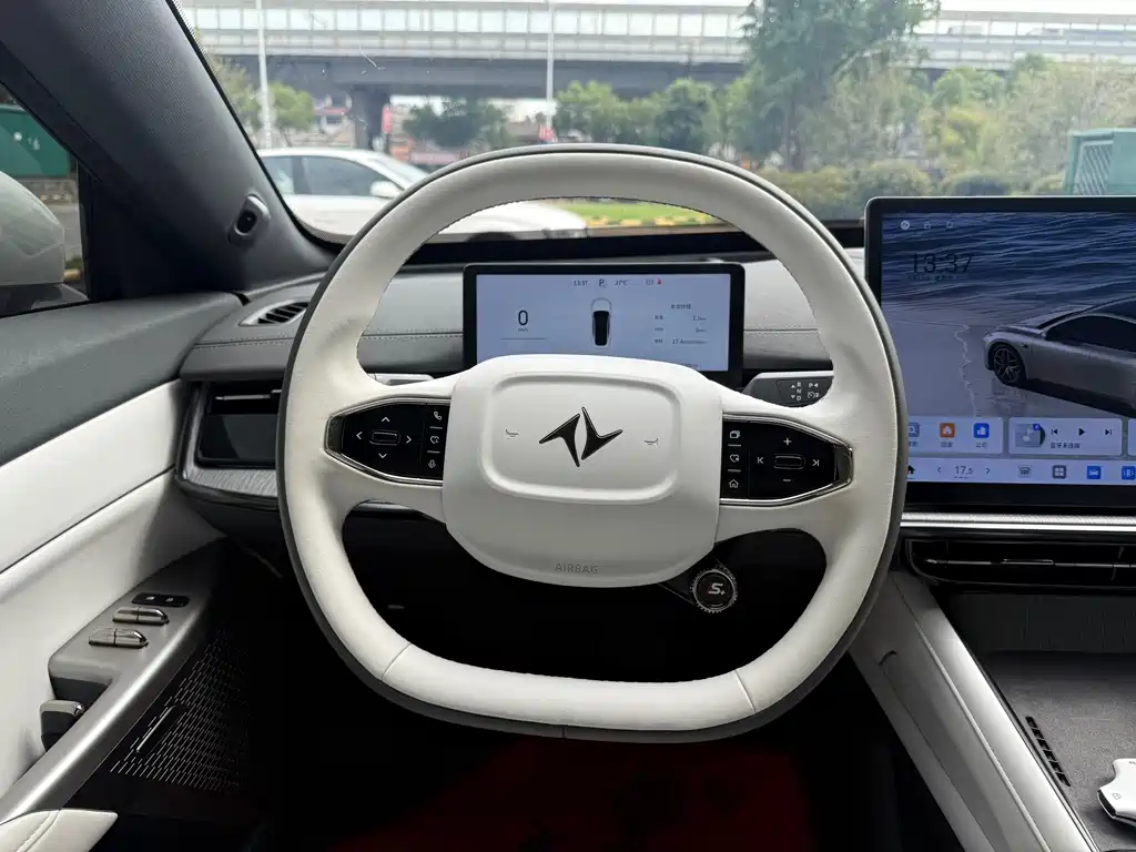eπ007 2024 Pure Electric 530 Like Yi Edition купить на сайте DeffCars