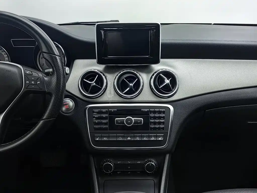 Mercedes-Benz GLA 2015 GLA 220 4MATIC luxury model купить на сайте DeffCars