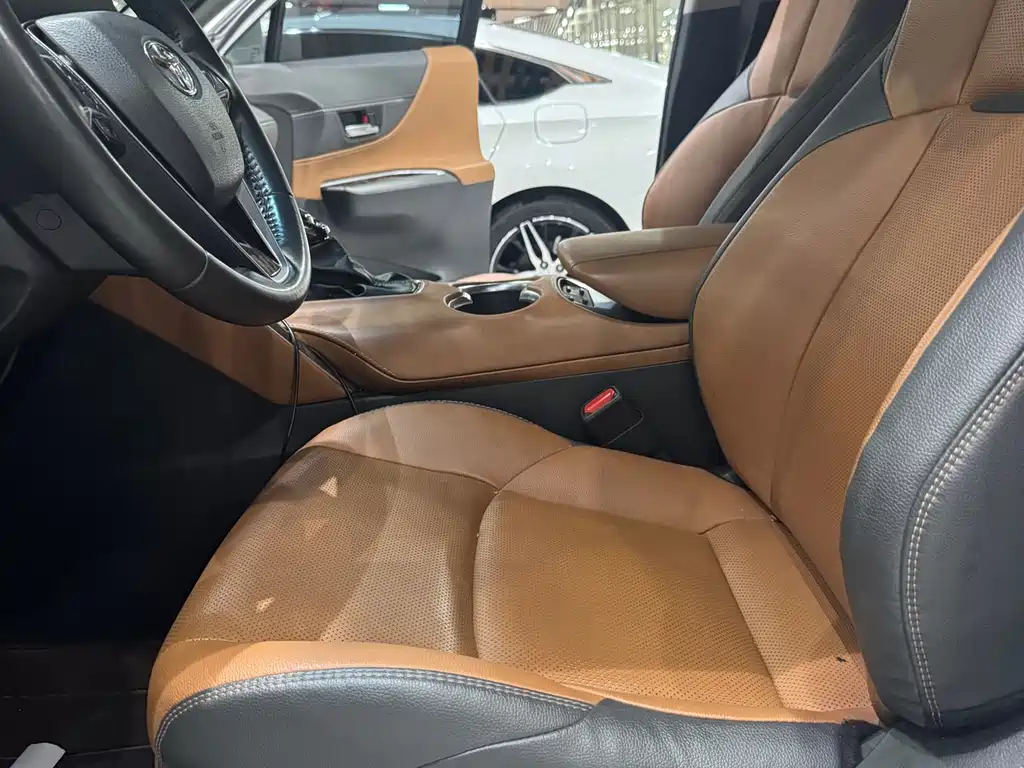 Vesa 2022 2.0L CVT two-wheel drive premium version купить на сайте DeffCars