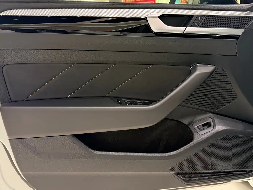 FAW-Volkswagen CC 2021 380TSI eye-catching version купить на сайте DeffCars