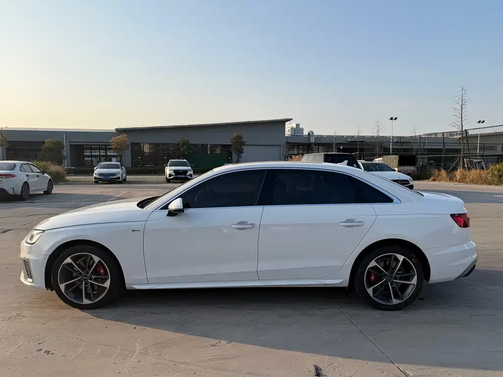 Audi A4L 2023 40 TFSI luxury and dynamic model купить на сайте DeffCars