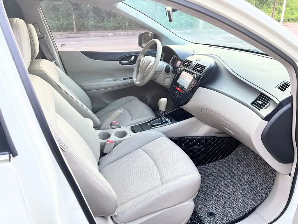 Tiida 2013 1.6L CVT cool version купить на сайте DeffCars
