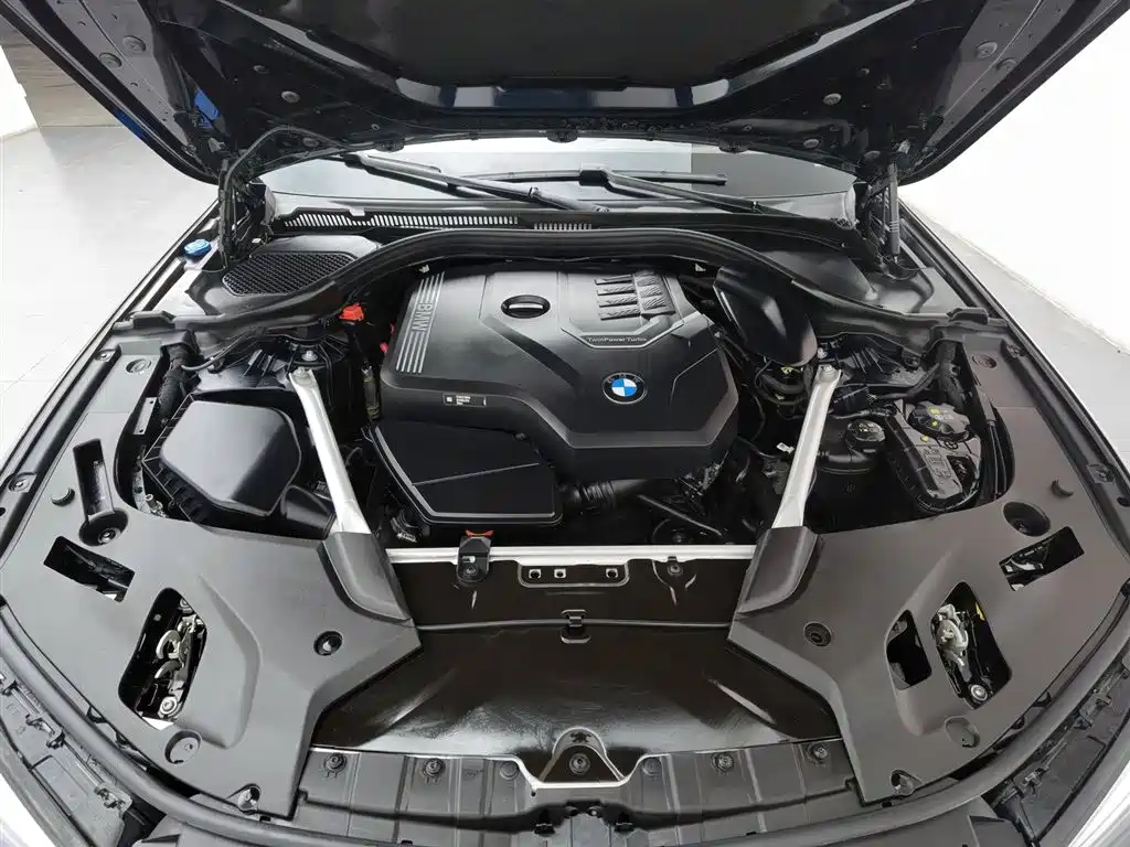 BMW 5 Series 2023 530Li Exclusive M Sports Package купить на сайте DeffCars