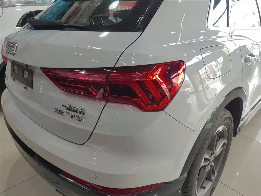 Audi Q3 2021 35 TFSI Enterprising and Elegant Model купить на сайте DeffCars