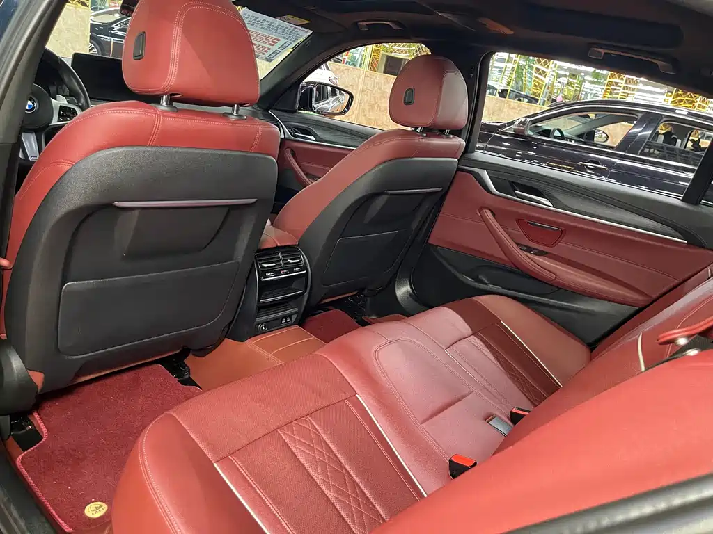 BMW 5 Series 2021 530Li Leading M Sports Package купить на сайте DeffCars